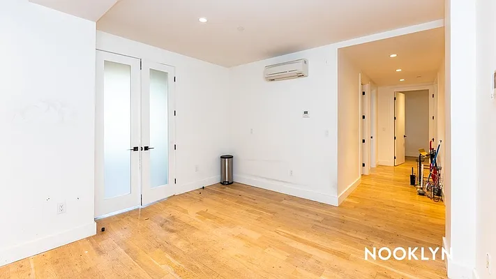 Rented by Nooklyn NYC LLC | media 48