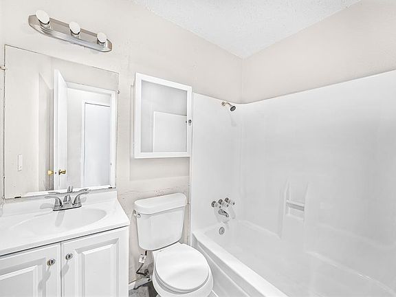 5th image of 1111 W Rundberg Ln