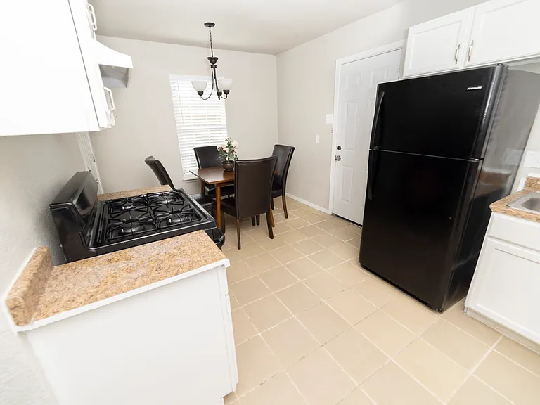 115 Dafoste Ave — Photo 7