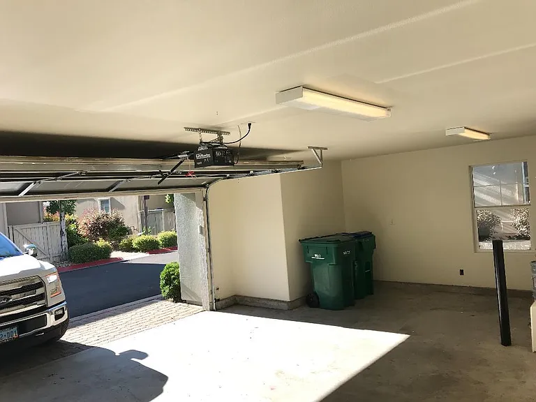 1684 Lone Oak Trl — Photo 6