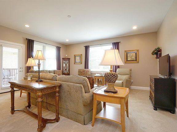 3rd image of 4738 Mallard Creek Dr