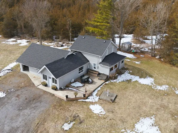 1957 Read Rd, Tyendinaga, ON K0K 2Y0