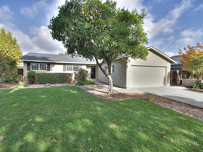 1st image of 865 Kingfisher Dr