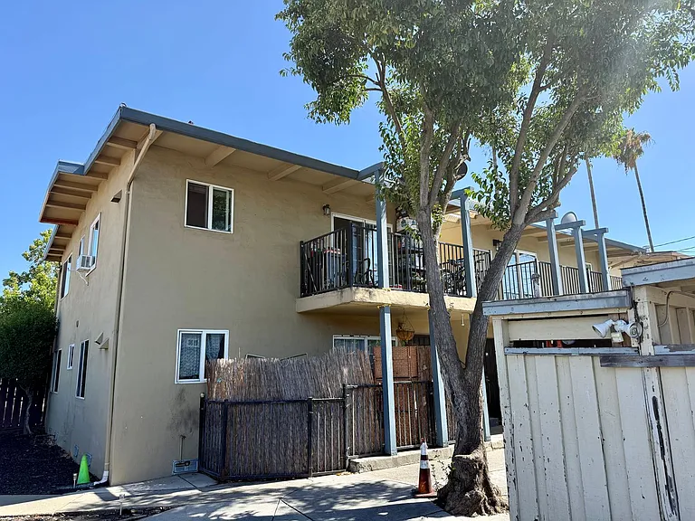 1805 Bradford Way — Photo 15