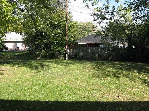 3rd image of 3550 N Pixley Ct