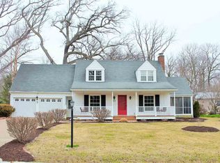 11 Hawthorne Rd, Rock Island, IL 61201