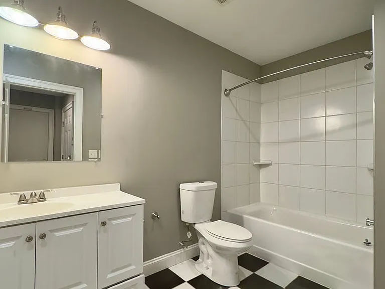 Apartment Units with In-Unit Laundry in Downtown Baltimore, MD! — Photo 24