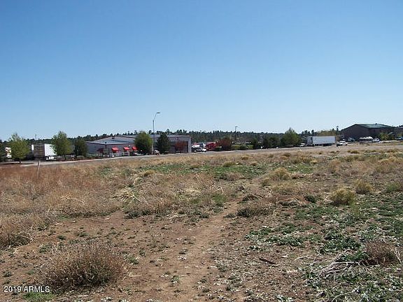 5th image of 4302 E Huntington Dr