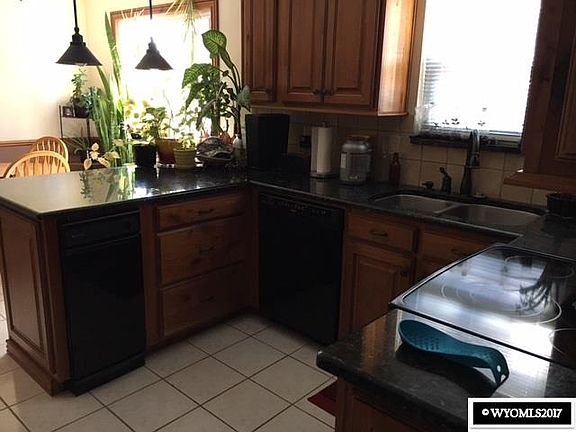 4th image of 1550 Colorado Dr