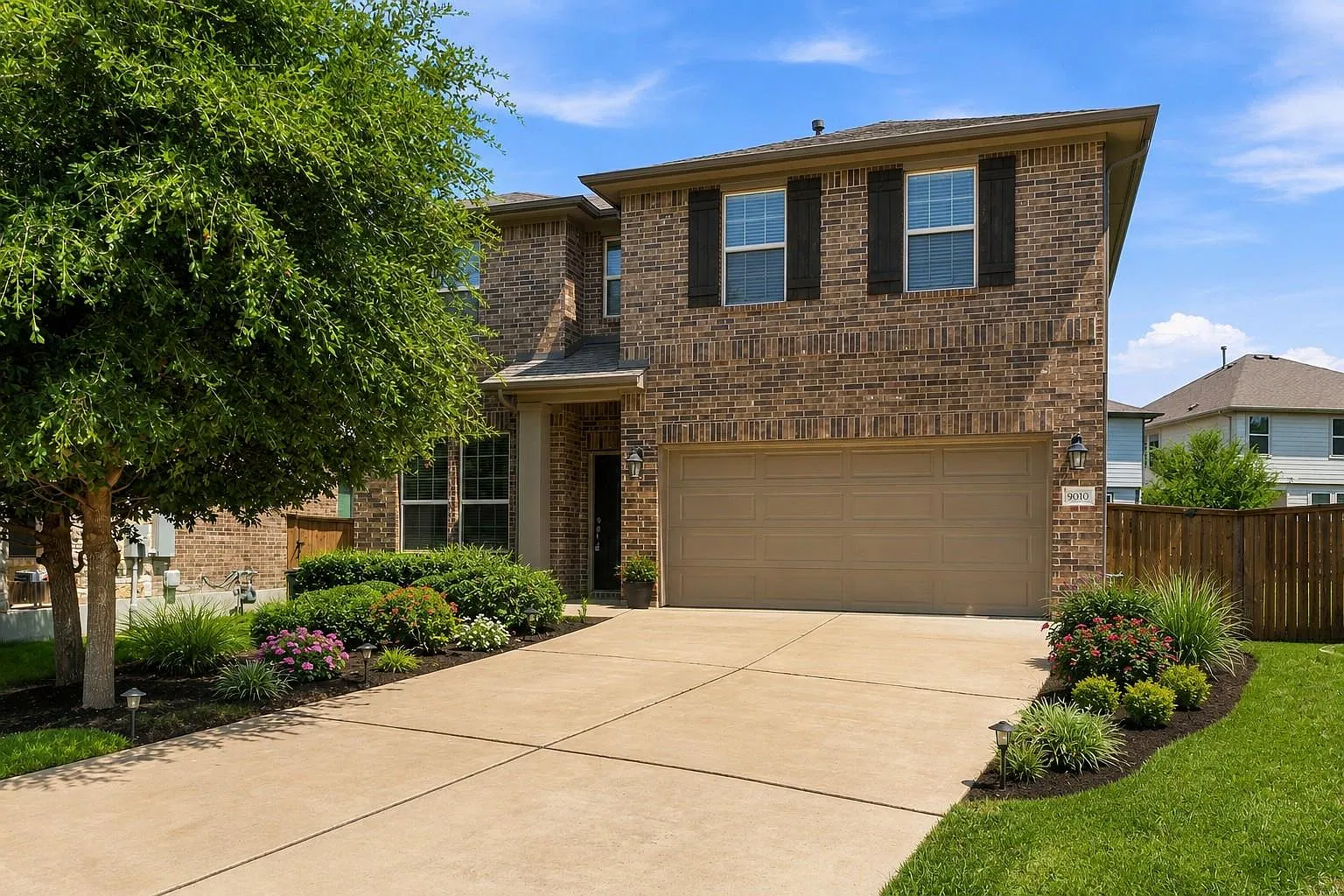 4 bed, 3.5 bath, 2421 sqft, $2,750 — Photo 1