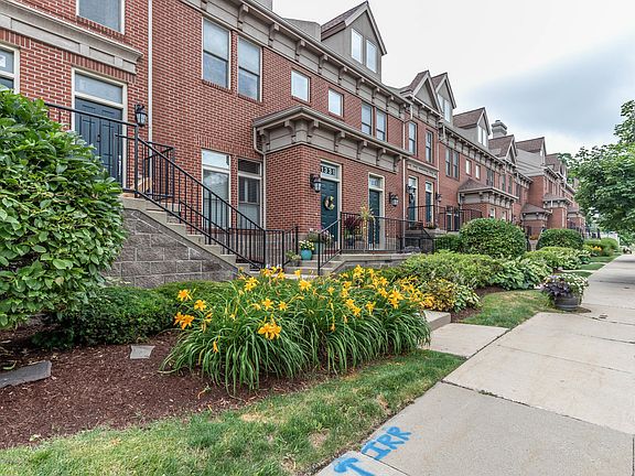 4th image of 1331 Turner St #17