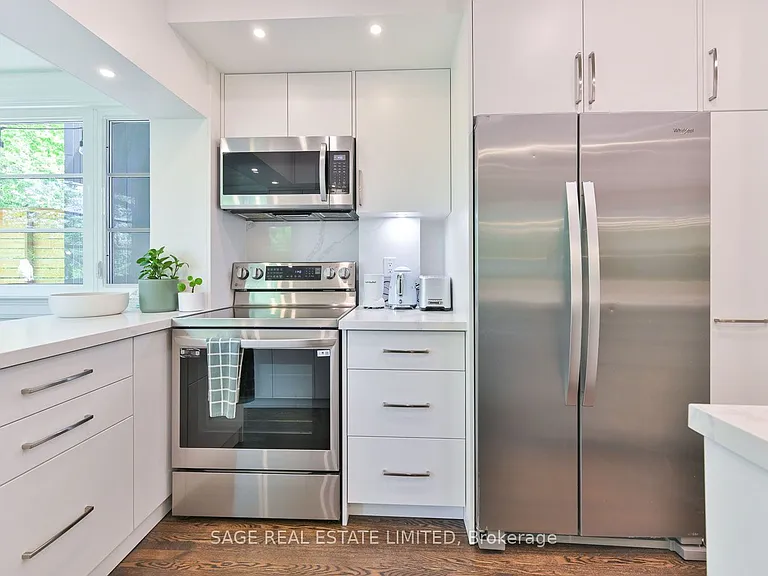 418 Glenlake Ave — Photo 10