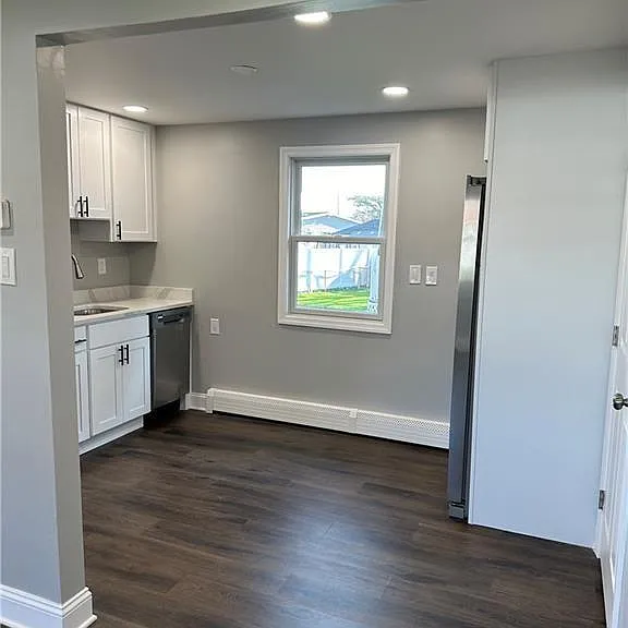 10 Lake Ave — Photo 5