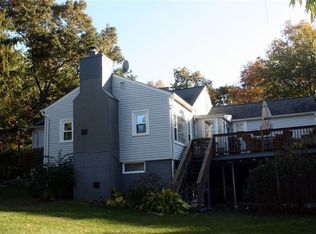 353 Pumpkin Hill Rd, Ledyard, CT 06339