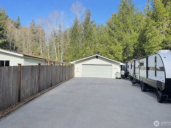 2nd image of 521 NE Larson Lake Rd