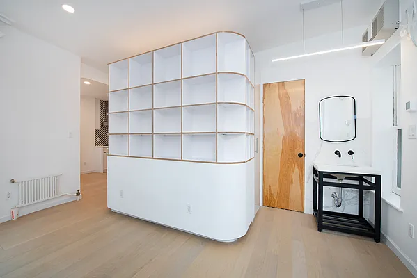 Rented by SERHANT. | media 5