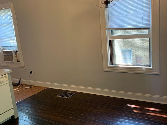 3rd image of 2372 Harper Ave #2