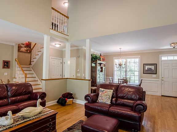 5th image of 8188 Oak Creek Dr