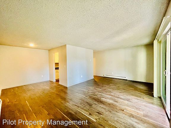 3rd image of 3032 NE 140th St APT 204