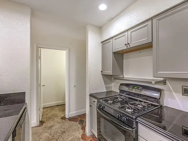 1425 Bow Creek Ct — Photo 22