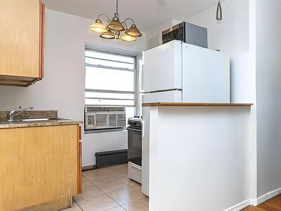 2nd image of 147 Park Ave #1