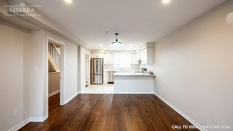 Toronto House for rent - 4 Bedrooms — photo 3