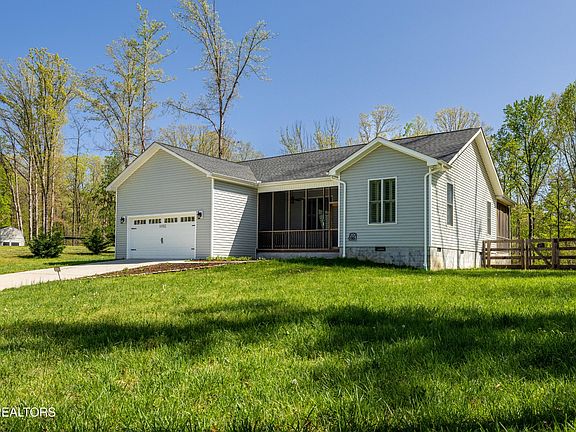 2nd image of 1062 Pioneer Cir