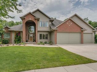 588 Cornrow Ln, Combined Locks, WI 54113