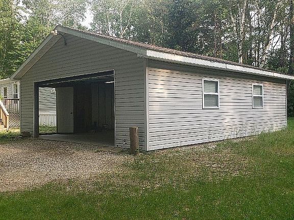 2nd image of 5131 Pine Point Dr