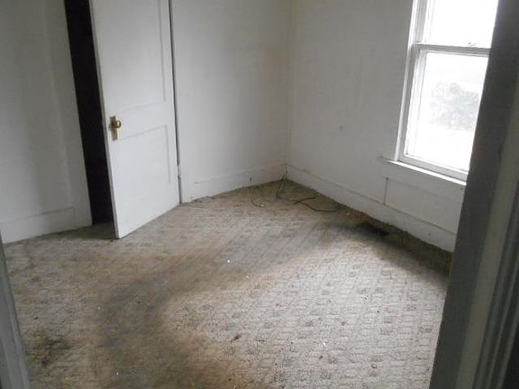 5th image of 217 E Kentucky St