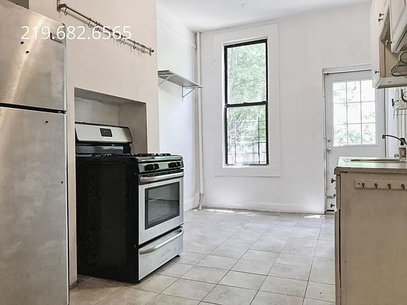 2nd image of 220 Suydam St APT 01L