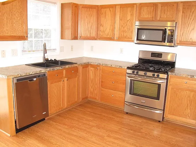 1107 Lockenvitz Ln — Photo 6