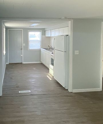 5th image of 903 W Market St #905