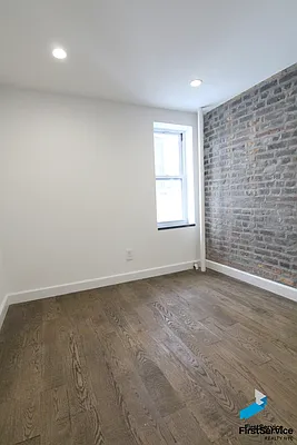 Rented by FirstService Realty (legacy) | media 18