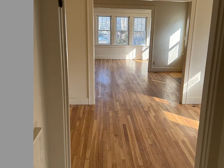 29 Laurel Ave #2 — Photo 4
