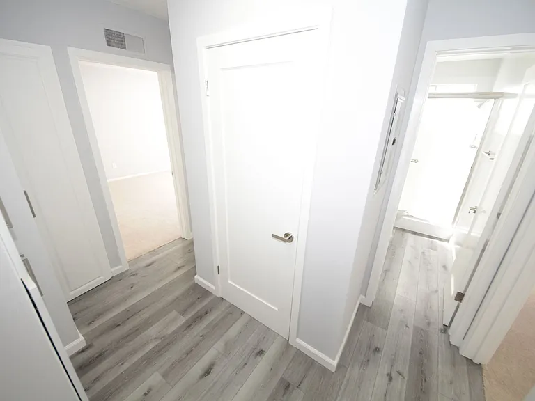 The Royalton Apartments — Photo 9
