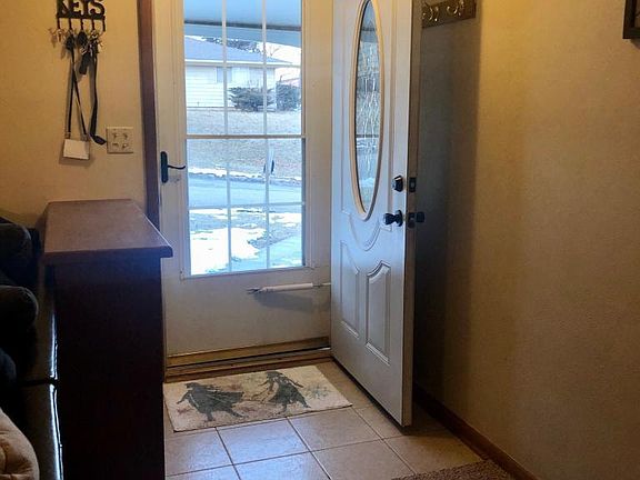 3rd image of 314 O Ave E