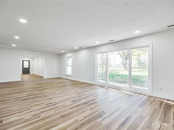 3rd image of 9550 Paragon Rd