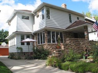 2147 S 82nd St, West Allis, WI 53219