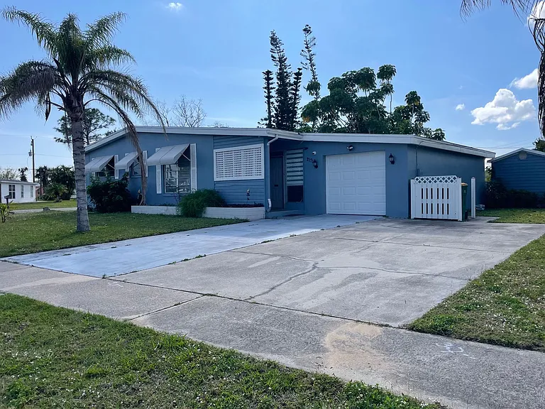 2171 Birchcrest Blvd — Photo 1