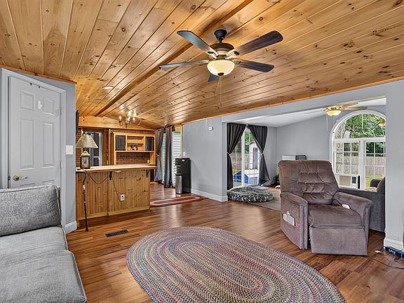 4th image of 74 Long Hill Road