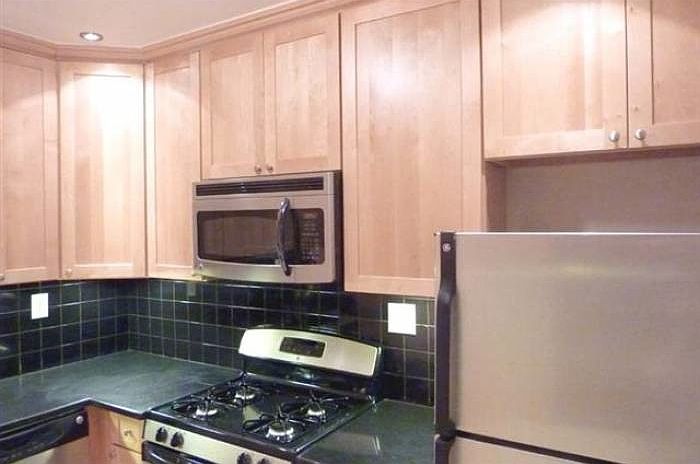 2nd image of 435 E 63rd St