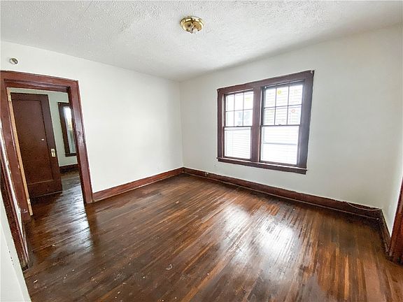 4th image of 239 Saratoga Ave