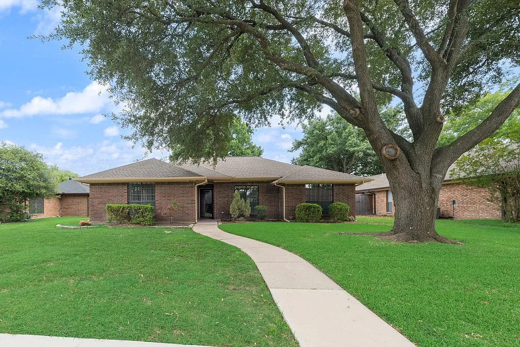 3 bed, 1609 sqft, $2,600 — Photo 2