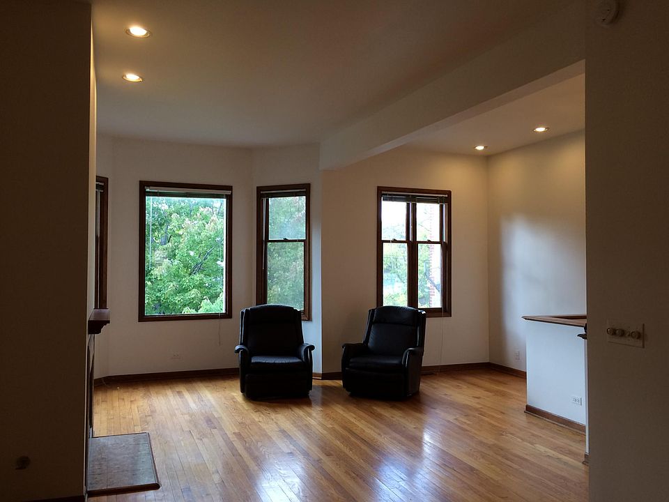 1st image of 3149 N Southport Ave #2