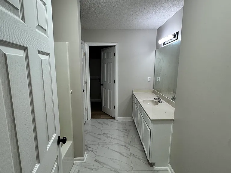 6628 Whitten Grove Dr — Photo 5