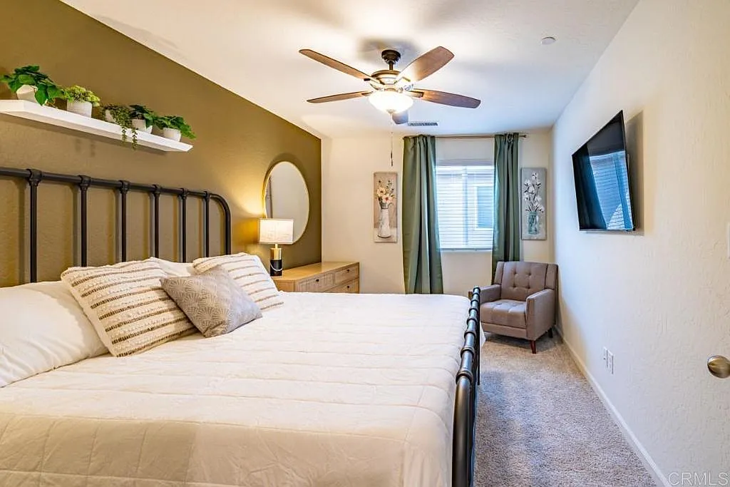 3 bed, 2.5 bath, 1652 sqft, $4,195 — Photo 4