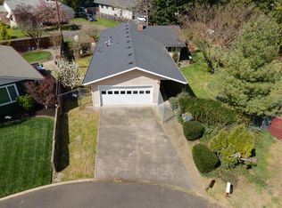1584 NW Spray Ct, Roseburg, OR 97471