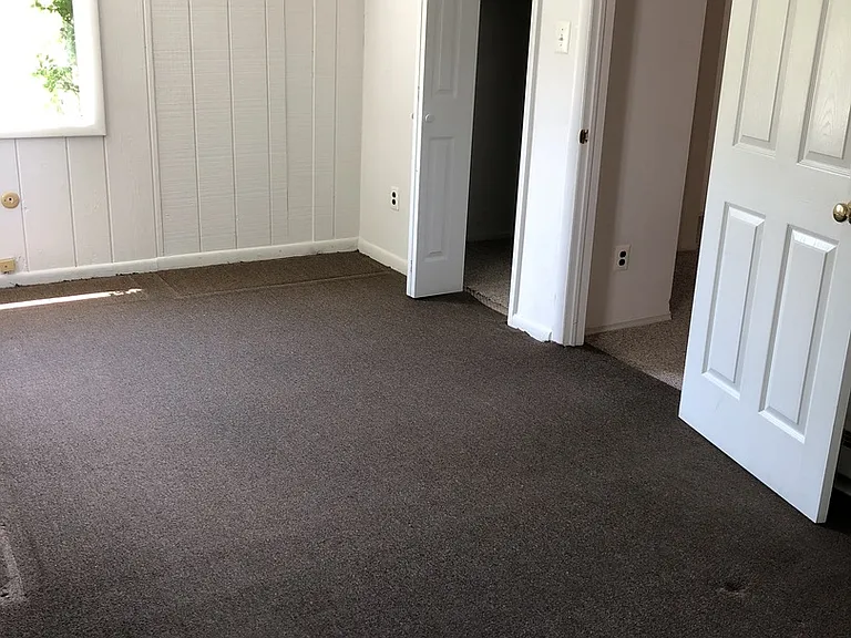 112 W Highland Ave — Photo 3