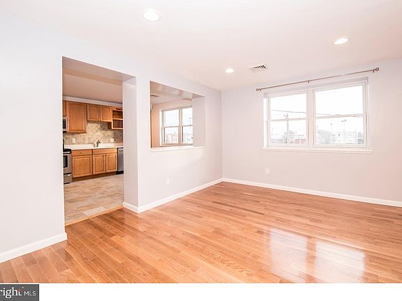 5th image of 1807 Washington Ave #3